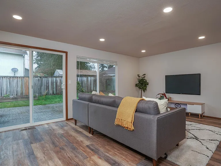11304 SE 215th St — Photo 9