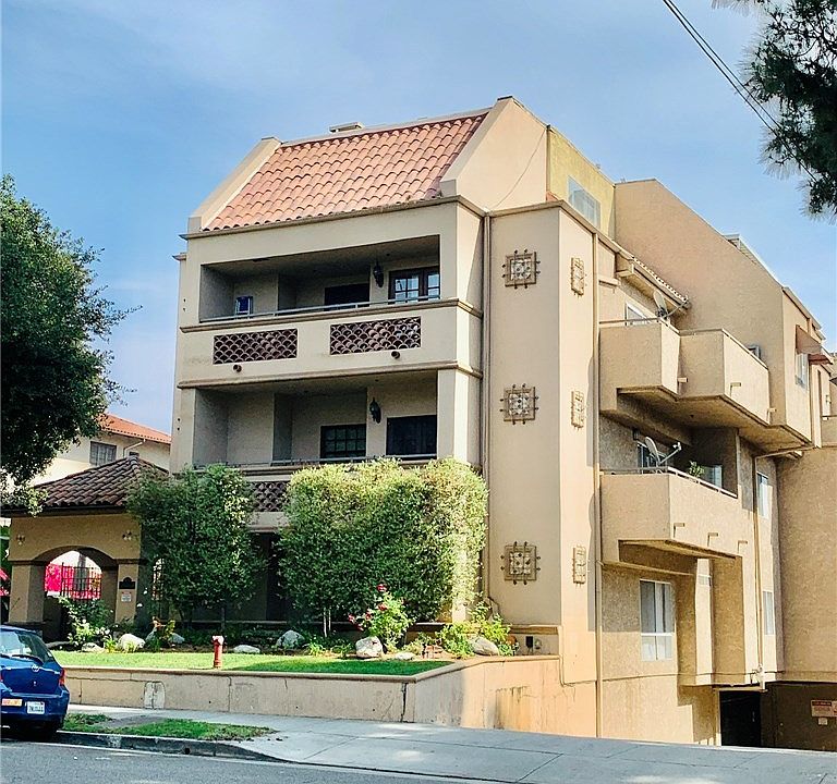 1st image of 156 S Oak Knoll Ave APT 102