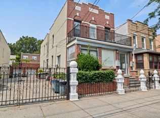 32-60 43rd St #2R, Astoria, NY 11103