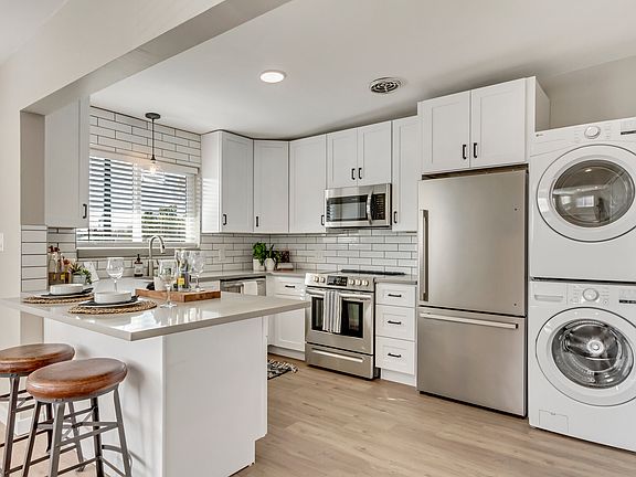 5th image of 851 E Fairmont Cir #4