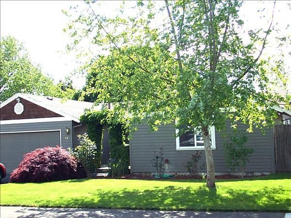 1st image of 153 NE 33rd Ct