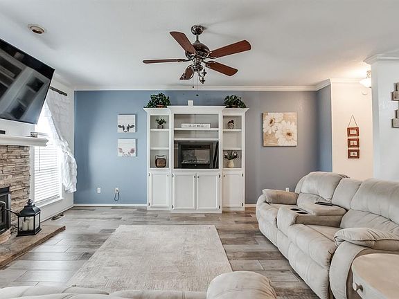 5th image of 15401 NW Cyndelyn Dr