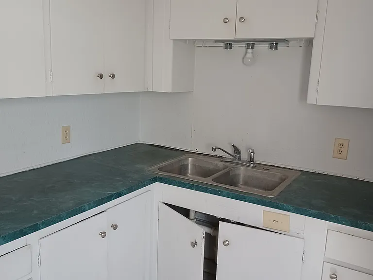 1922 Franklin St #1922 — Photo 4