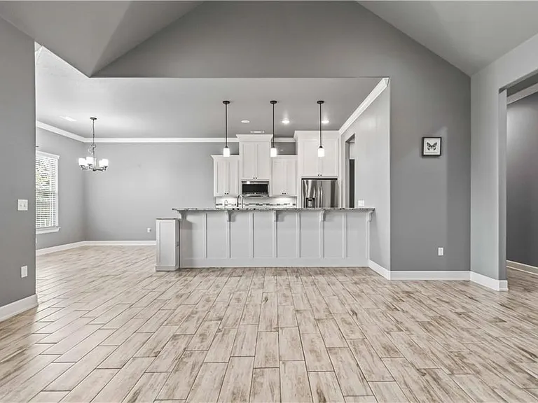 1340 Sweetbriar Cir — Photo 8