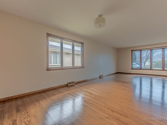 2nd image of 607 E 173rd St