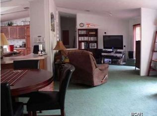 718 Woodlawn Rd, Freeport, FL 32439