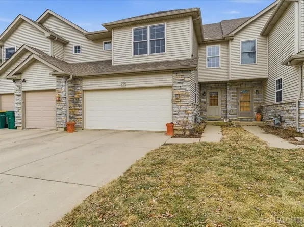 247 W Dekalb Dr, Maple Park, IL 60151