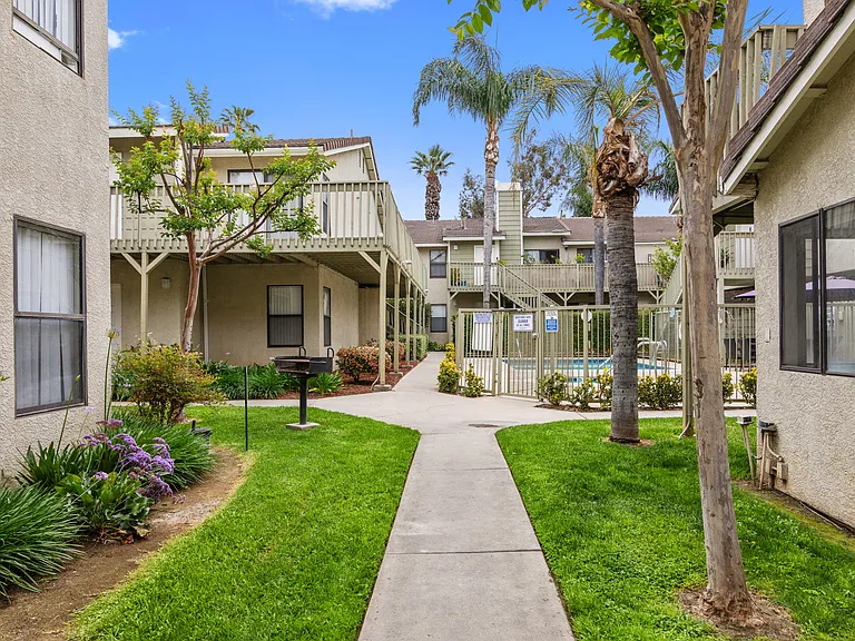 La Sierra Apartments — Photo 61