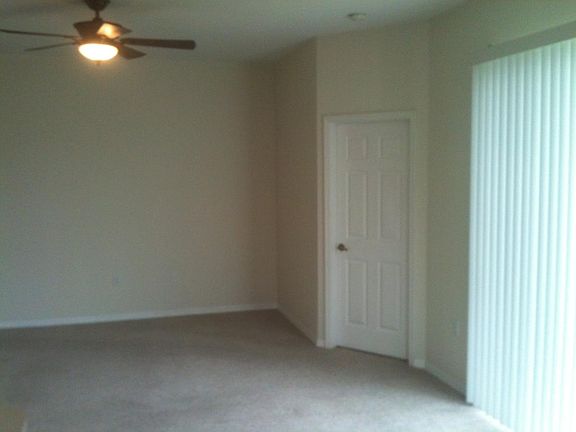 4th image of 327 E Idlewild Ave