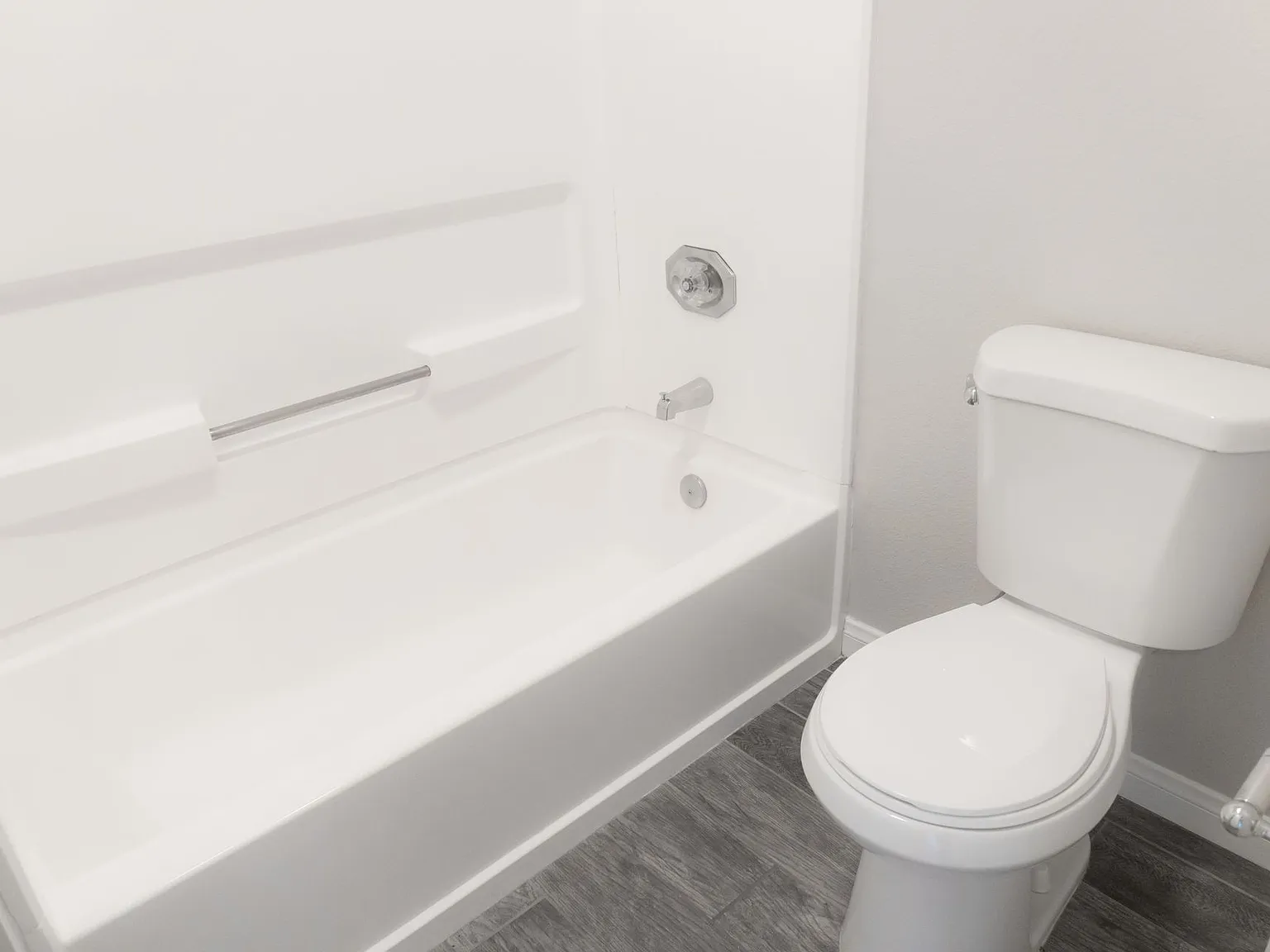Viewpoint Luxury Apartments — Photo 4