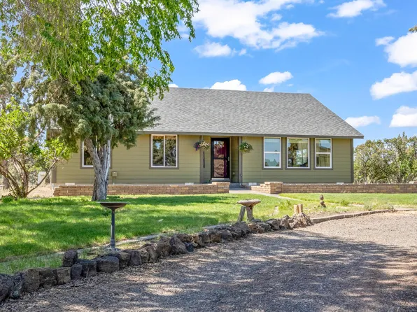 5677 NW 49th St, Redmond, OR 97756