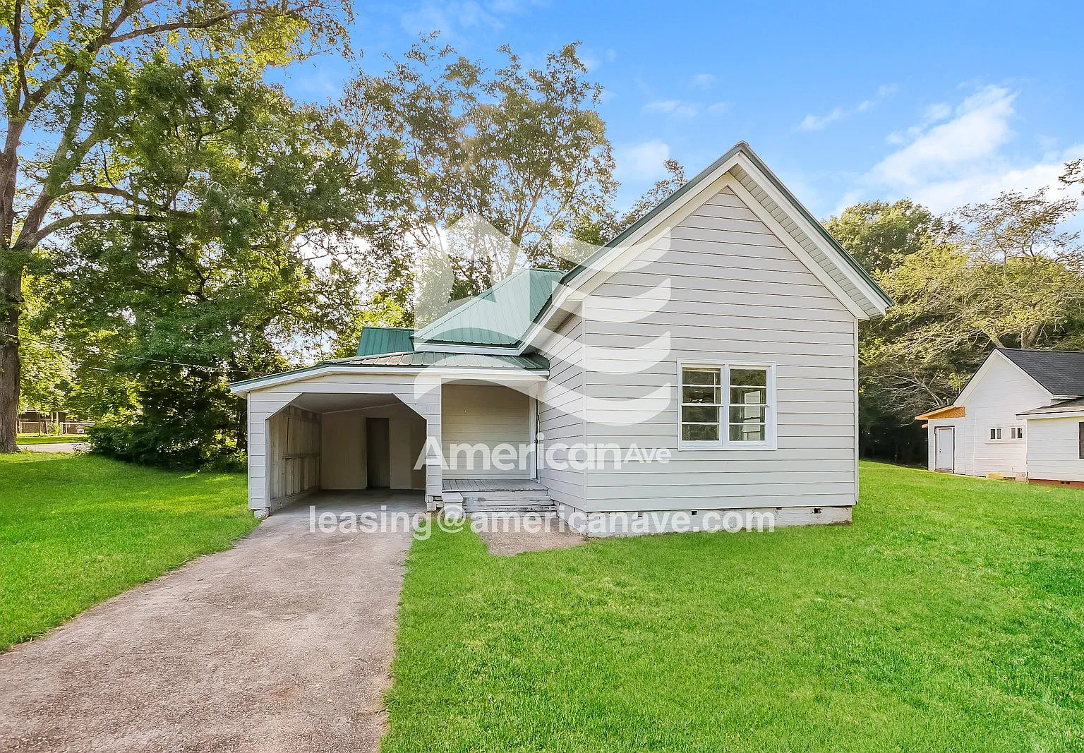 3 bed, 1.0 bath, 1414 sqft, $1,535 — Photo 1