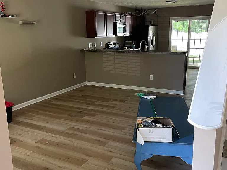 207 Grove Ln — Photo 9