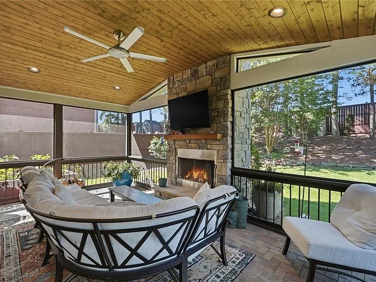 1737 Kinsmon Cv — Photo 48