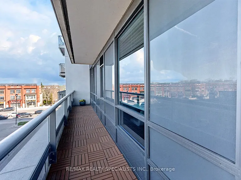 1 Hurontario St #306 — Photo 43