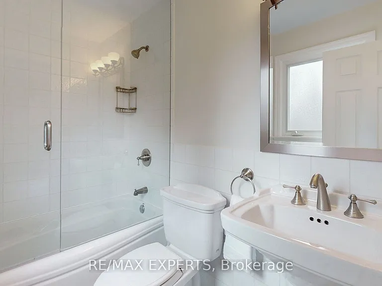 187 Cassandra Blvd — Photo 20