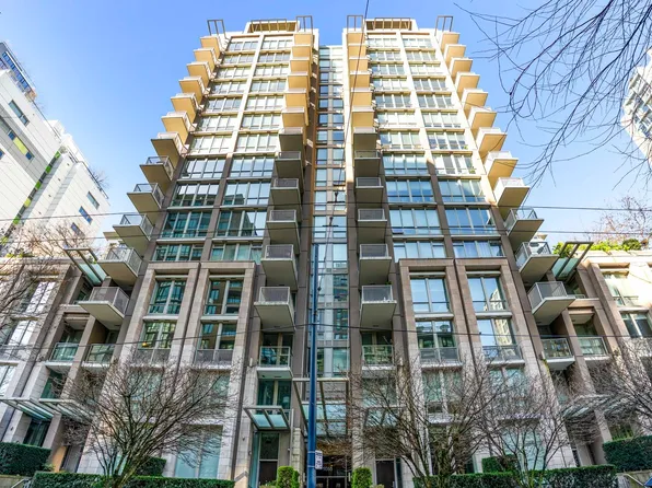 1055 Richards St #1802, Vancouver, BC V6B 0C2