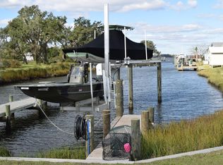 331 Cedar Point Blvd, Cedar Pt, NC 28584
