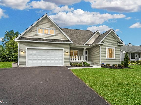 2nd image of 422 Jackie Dr