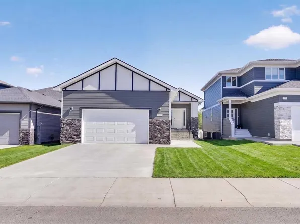 225 S Greenwood Rd, Coalhurst, AB T0L 0V2