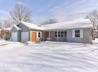 426 W Braeburn Dr, Saginaw, MI