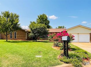 7329 Crown Point Rd, Oklahoma City, OK 73132