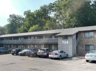 704 E Main St APT 15, Belleville, IL
