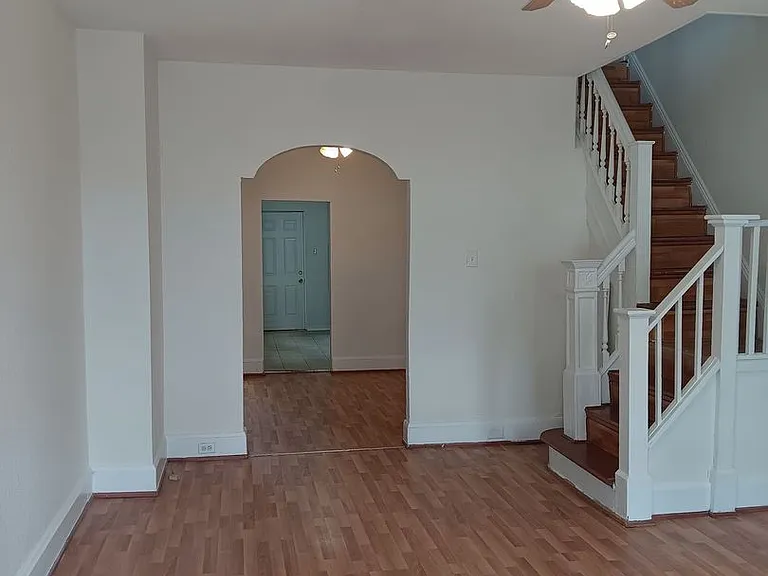 1238 N Alden St — Photo 3