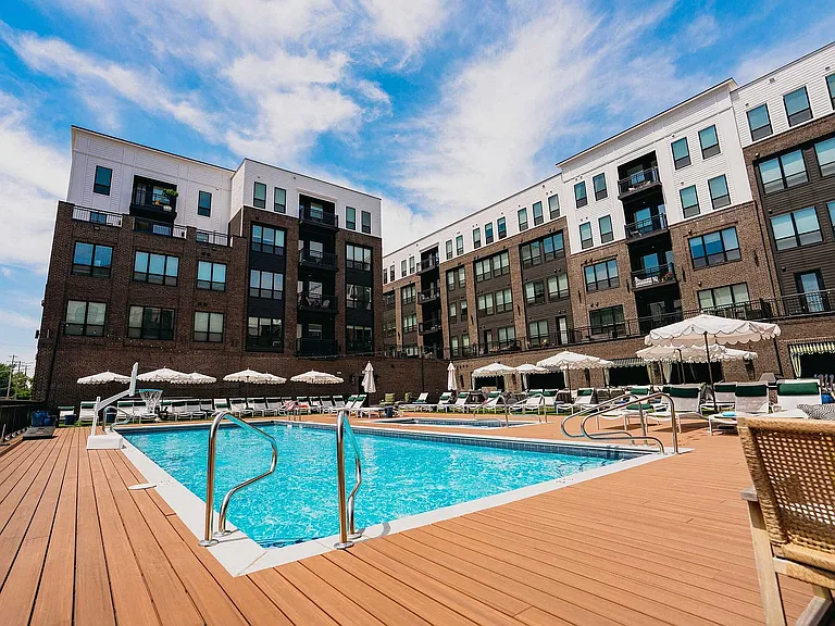 10_Langham_Pool