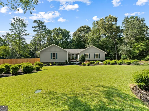302 Smoke Rise Dr, Warner Robins, GA 31088