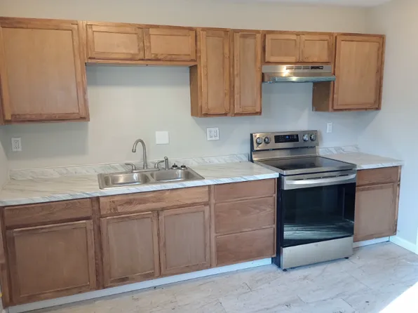 17 Orchard Dr, Herrin, IL 62948