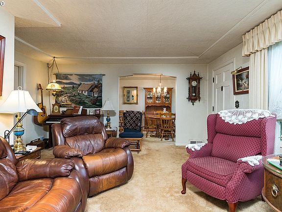 5th image of 120 Park Dr