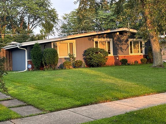2nd image of 1521 Maple St