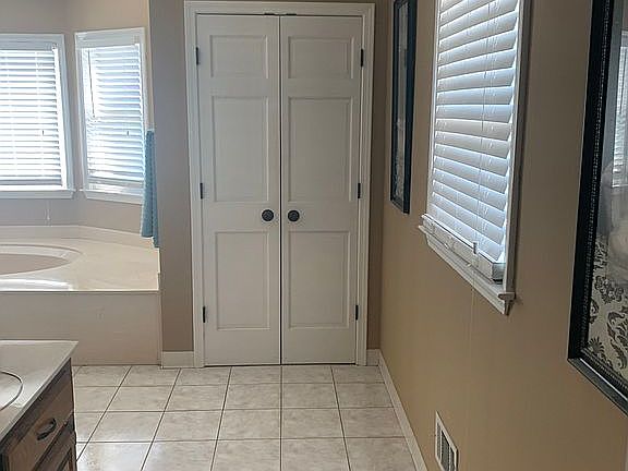 4th image of 200 Cotton Creek Ct