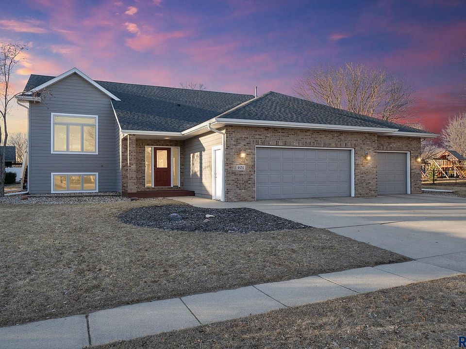 1st image of 601 S Palmer Dr