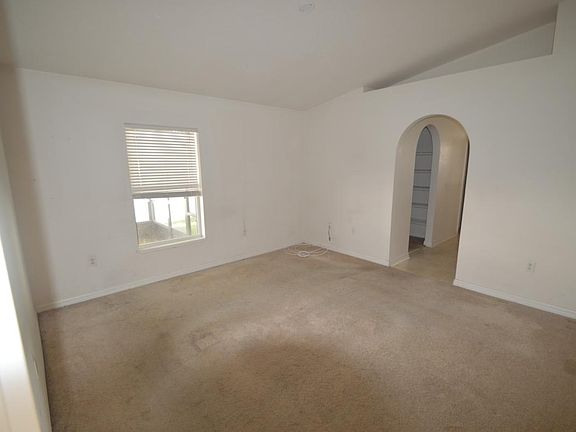 5th image of 4919 Summerfield Cir