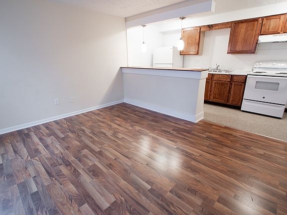 5th image of 1040 Fairfield Ave #118