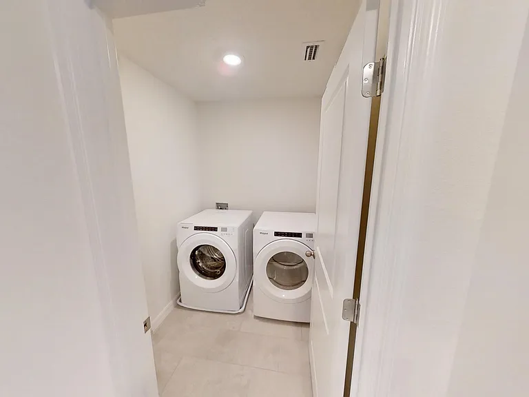 1129 Bradford Park Dr — Photo 18