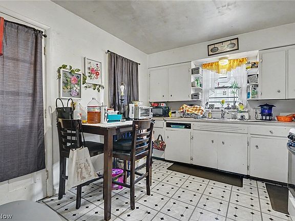 2nd image of 55 W Boxwood Ave