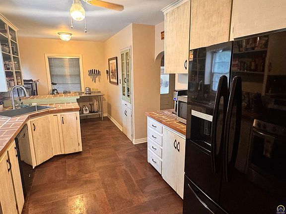 5th image of 3206 SW 10th Ave