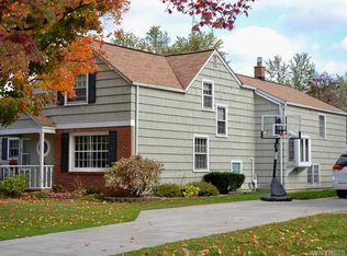 290 Lamarck Dr, Amherst, NY 14226