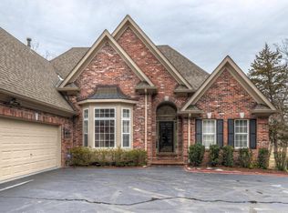 226 Cedar Trace Dr, Saint Albans, MO 63073