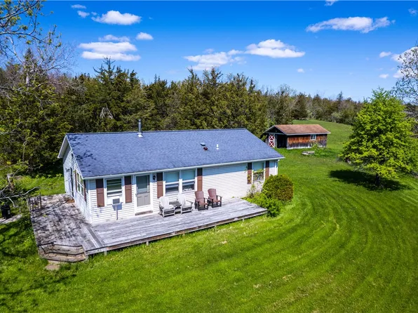 109 Lambs Run Creek Rd, Dundee, NY 14837