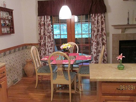 4th image of 414 Antler Ct