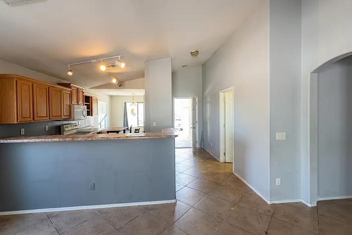 25873 W Miami St — Photo 3