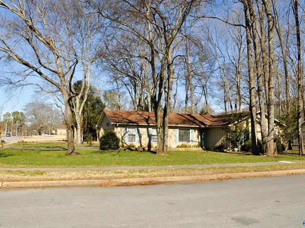 12021 Queens Pl SE, Huntsville, AL 35803