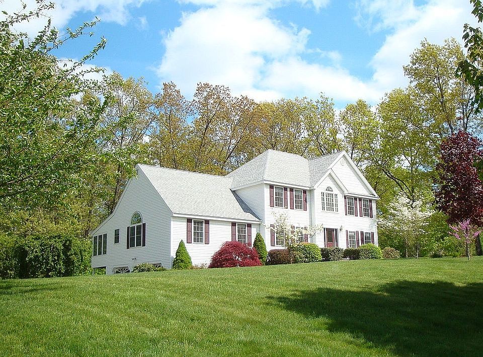 2 Applewood Drive