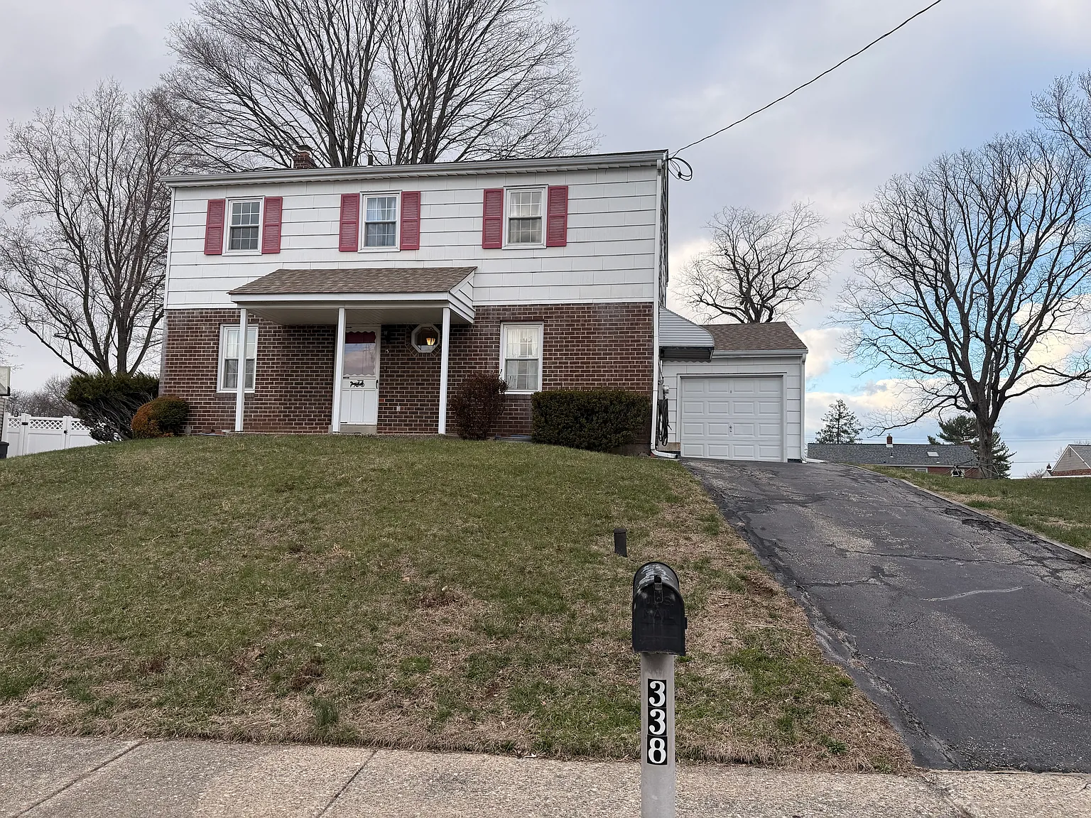 4 bed, 1904 sqft, $3,300 — Photo 2