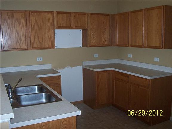 3rd image of 325 Silverstone Dr