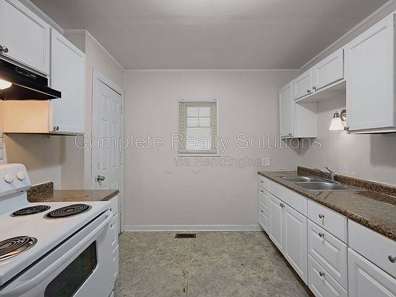 2nd image of 449 S Dade Ave